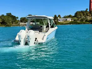 Thumbnail von Boston Whaler 330 Vantage