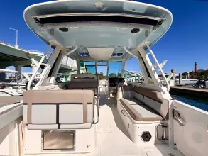 Thumbnail von Boston Whaler 330 Vantage