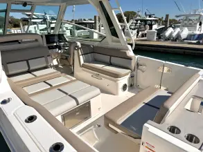 Thumbnail von Boston Whaler 330 Vantage
