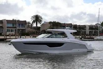 Cruisers Yachts 38 GLS OB