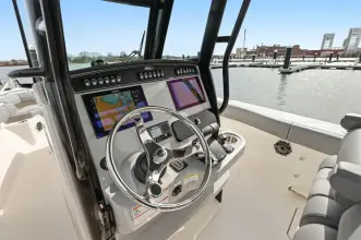 Thumbnail von Boston Whaler 280 Outrage