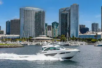 Thumbnail von Cruisers Yachts 50 Cantius