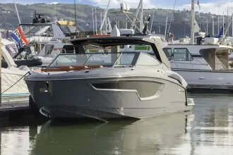 Cruisers Yachts 38 GLS