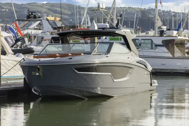 Cruisers Yachts 38 GLS