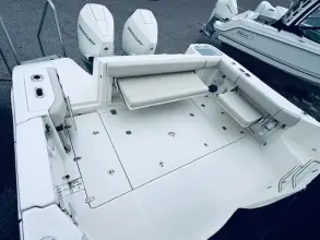 Thumbnail von Boston Whaler 325 Conquest