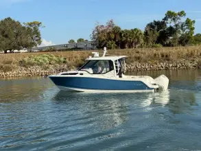 Thumbnail von Boston Whaler 325 Conquest