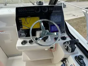 Thumbnail von Boston Whaler 325 Conquest