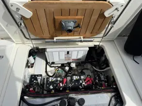 Thumbnail von Boston Whaler 325 Conquest