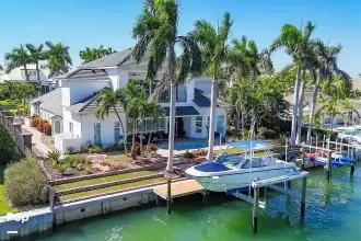 Thumbnail von Boston Whaler 270 Vantage