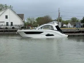 Sea Ray 370 Sundancer 