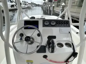 Thumbnail von Boston Whaler 190 Montauk