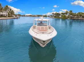 Thumbnail von Boston Whaler 420 Outrage