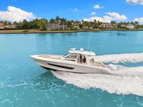 Thumbnail von Boston Whaler 420 Outrage