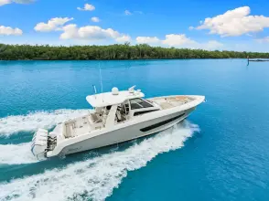 Thumbnail von Boston Whaler 420 Outrage