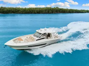 Thumbnail von Boston Whaler 420 Outrage