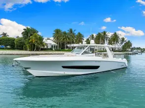 Thumbnail von Boston Whaler 420 Outrage