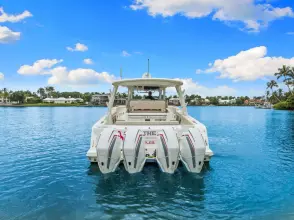 Thumbnail von Boston Whaler 420 Outrage