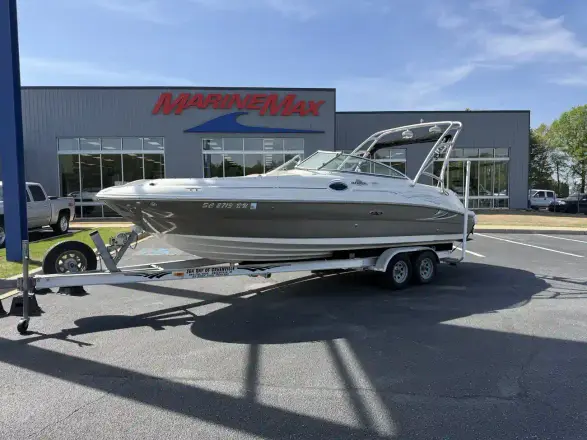 Sea Ray 240 Sundeck