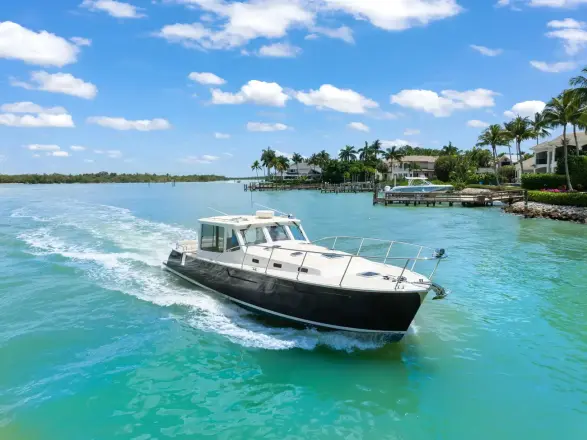 MJM Yachts 43ZI