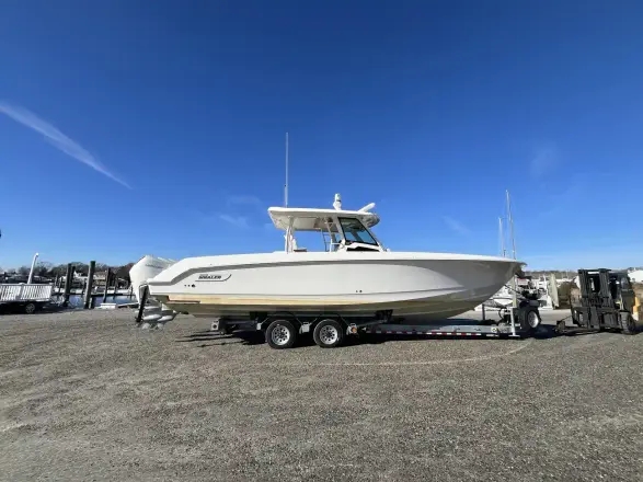 Boston Whaler 380 Outrage
