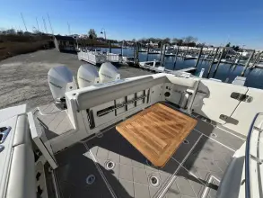 Thumbnail von Boston Whaler 380 Outrage