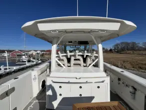 Thumbnail von Boston Whaler 380 Outrage