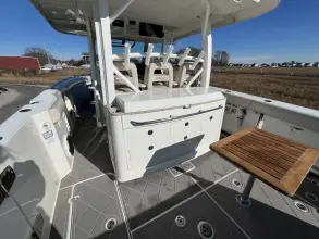 Thumbnail von Boston Whaler 380 Outrage