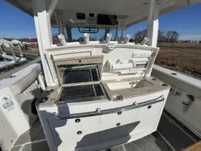 Thumbnail von Boston Whaler 380 Outrage