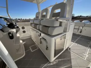 Thumbnail von Boston Whaler 380 Outrage