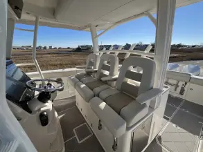 Thumbnail von Boston Whaler 380 Outrage