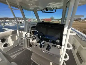 Thumbnail von Boston Whaler 380 Outrage
