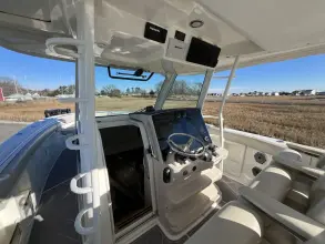 Thumbnail von Boston Whaler 380 Outrage