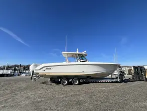 Thumbnail von Boston Whaler 380 Outrage