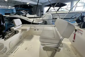Thumbnail von Boston Whaler 170 Montauk
