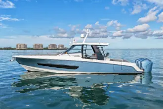 Boston Whaler 42 Outrage
