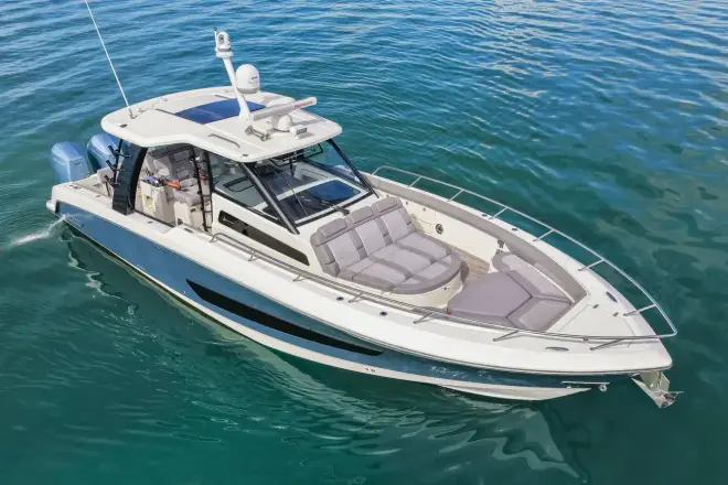 Boston Whaler 42 Outrage