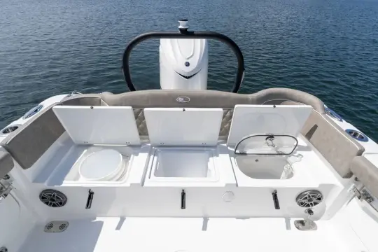 Sea Hunt Ultra 255 SE