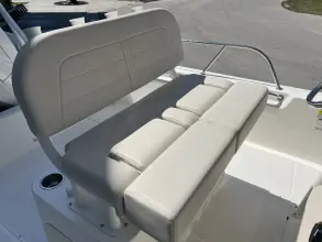 Thumbnail von Boston Whaler 210 Montauk