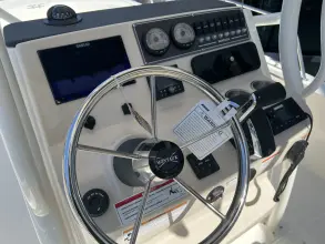 Thumbnail von Boston Whaler 210 Montauk