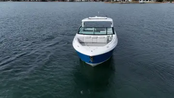 Thumbnail von Cruisers Yachts 38 GLS