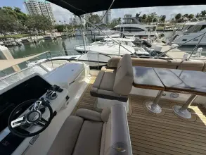 Thumbnail von Sea Ray Fly 400