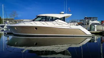 Thumbnail von Tiara Yachts 39 Coupe
