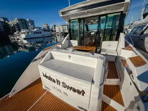 Thumbnail von Tiara Yachts 39 Coupe