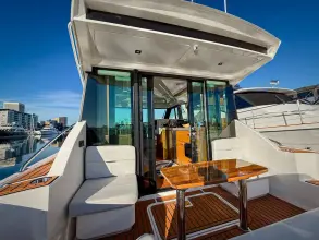 Thumbnail von Tiara Yachts 39 Coupe