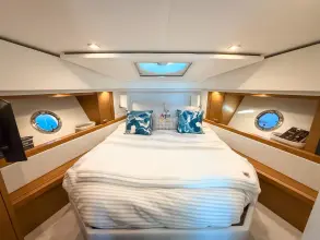 Thumbnail von Tiara Yachts 39 Coupe