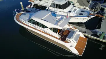 Thumbnail von Tiara Yachts 39 Coupe