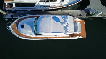 Thumbnail von Tiara Yachts 39 Coupe