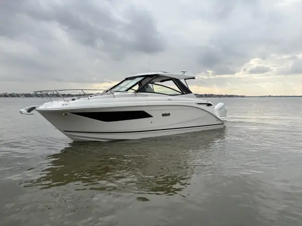 Sea Ray 320 Sundancer Outboard