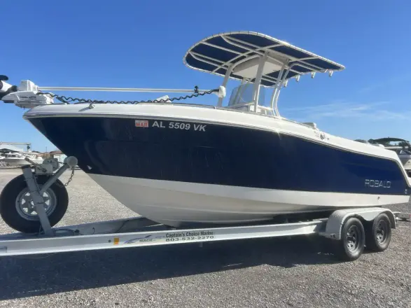 Robalo R220