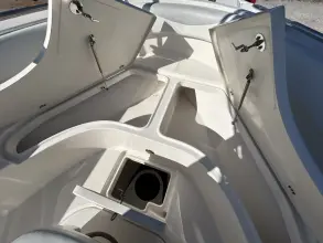 Thumbnail von Robalo R220
